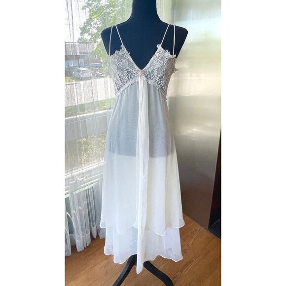 Vintage 80s night dress, silky sheer white, lace bust, Flora Nikrooz, 6/8 (S/M) - Picture 2 of 9